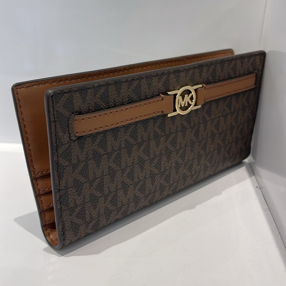 Michael Kors Reed Large Bifold Signature Snap Wallet Card Case 
Brown 
NWT - Picture 12 of 16